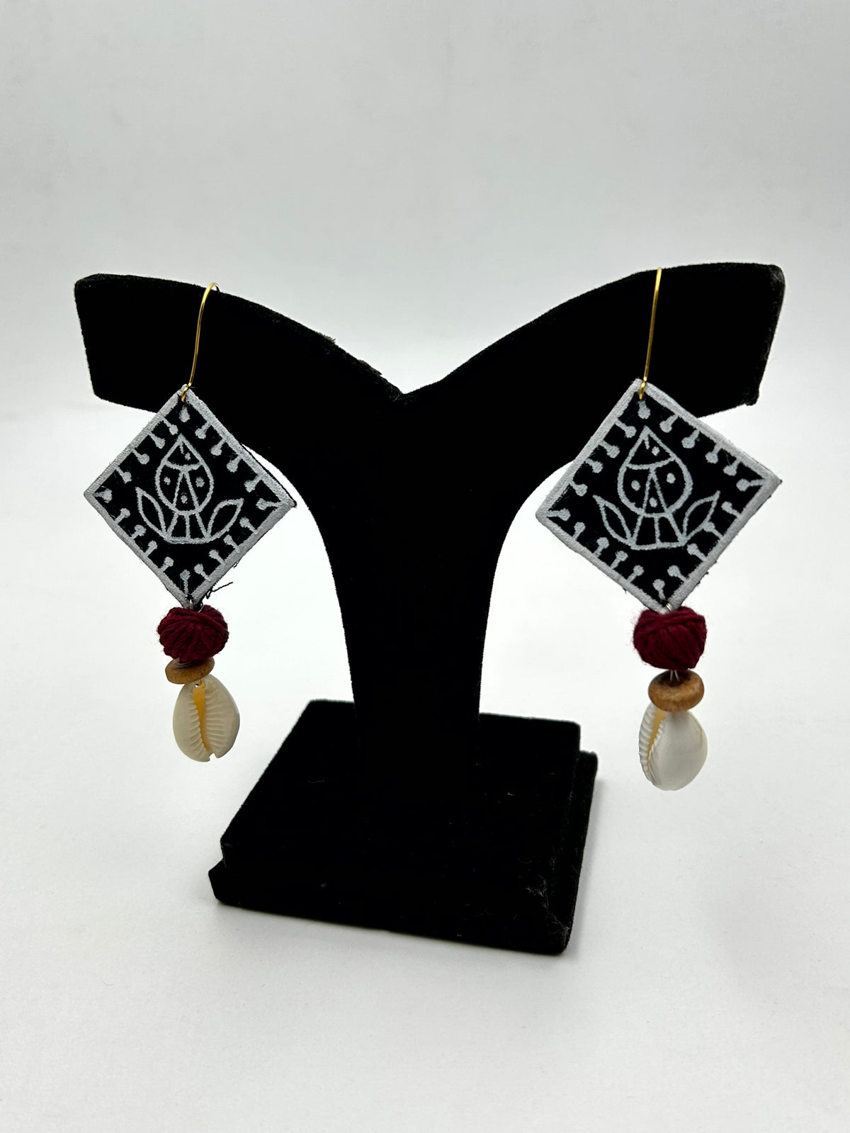 Meenal Black Handpainted Fabric Necklace Set