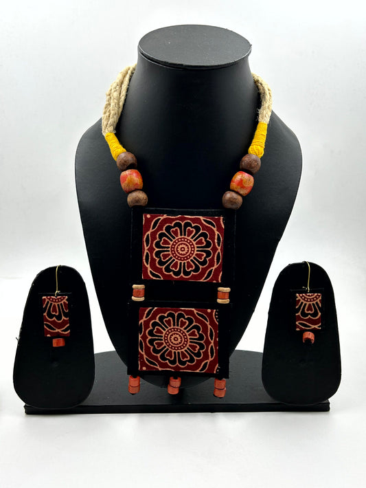 Chavi Maroon Fabric Necklace Set