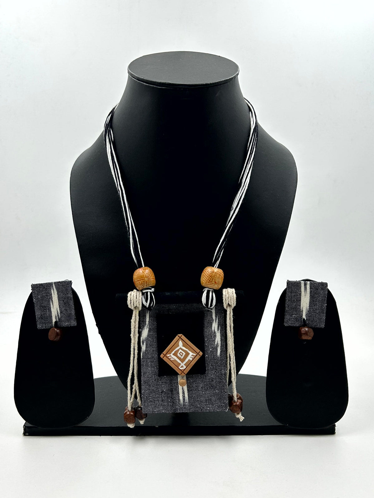 Kanika Black Fabric Necklace Set
