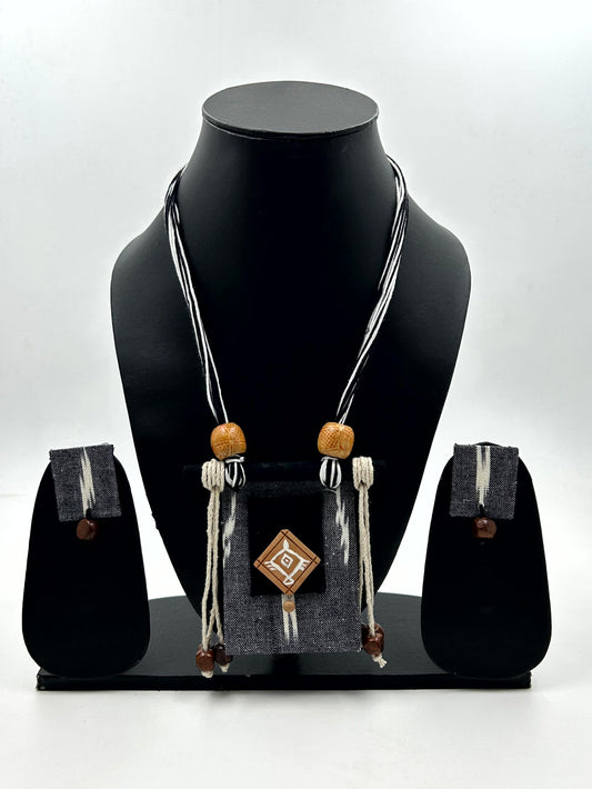 Kanika Black Fabric Necklace Set