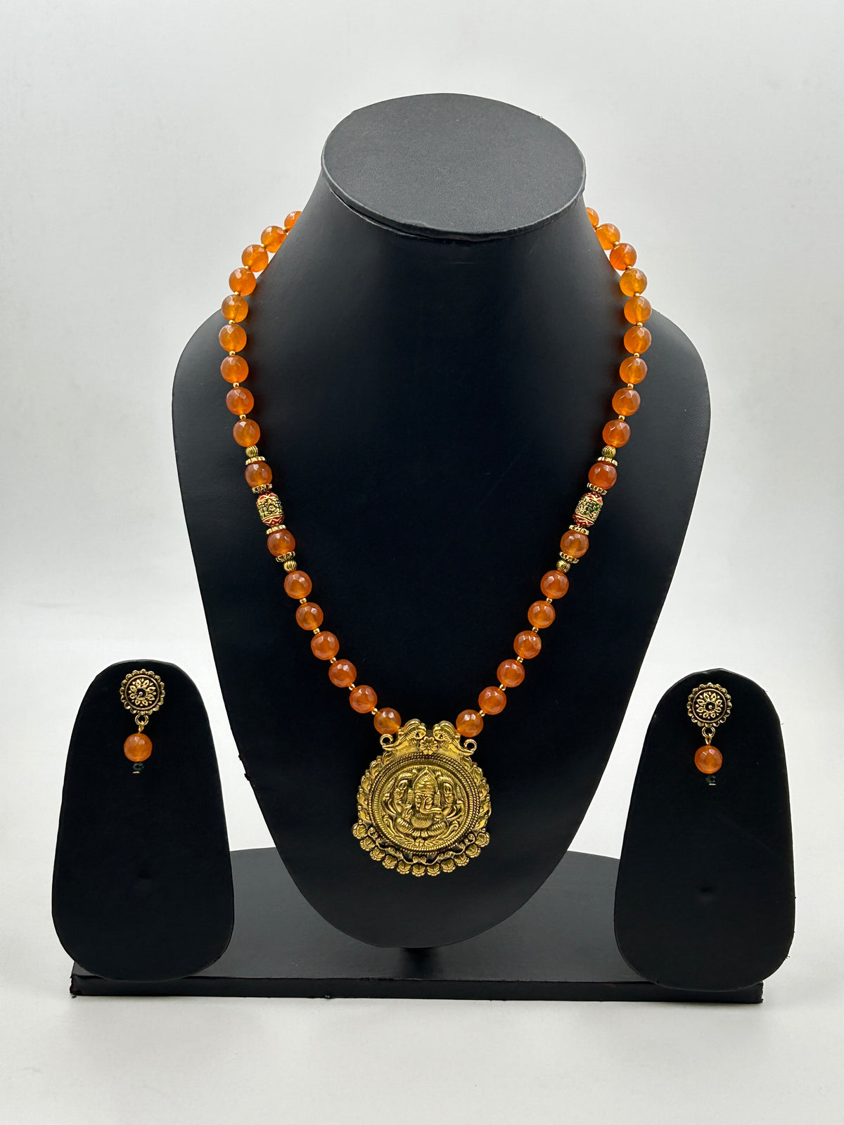 Aaradhya Orange Agate Necklace Set