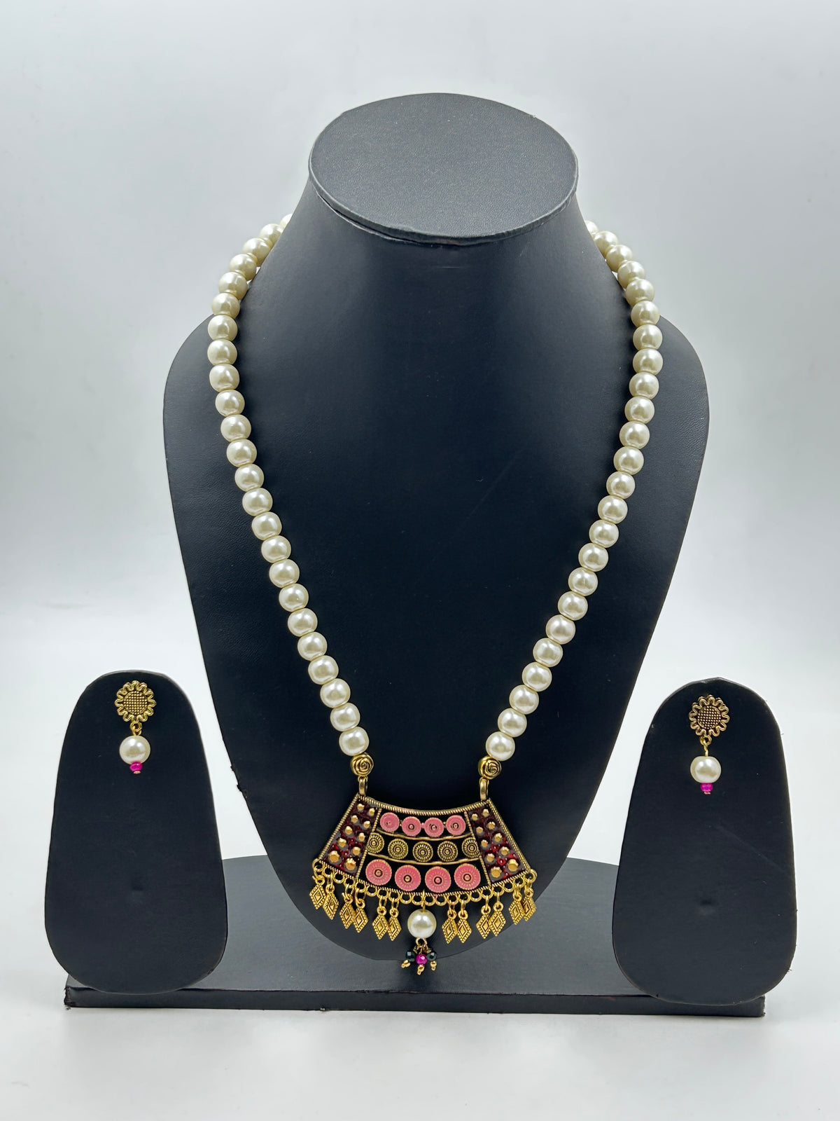 Aarohi Pink Pearl Necklace Set