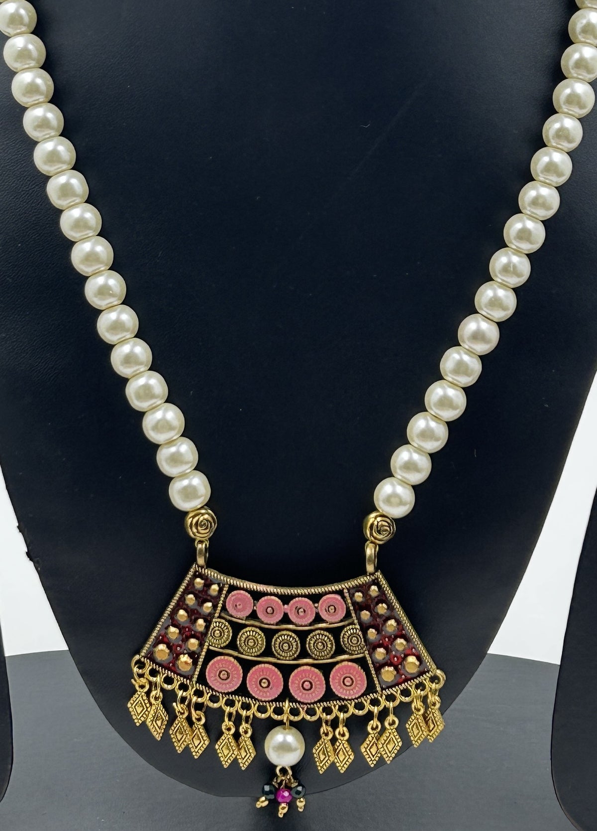 Aarohi Pink Pearl Necklace Set